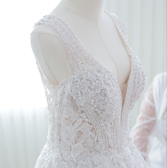 Bride 2022 dress - Picture 2 of 6